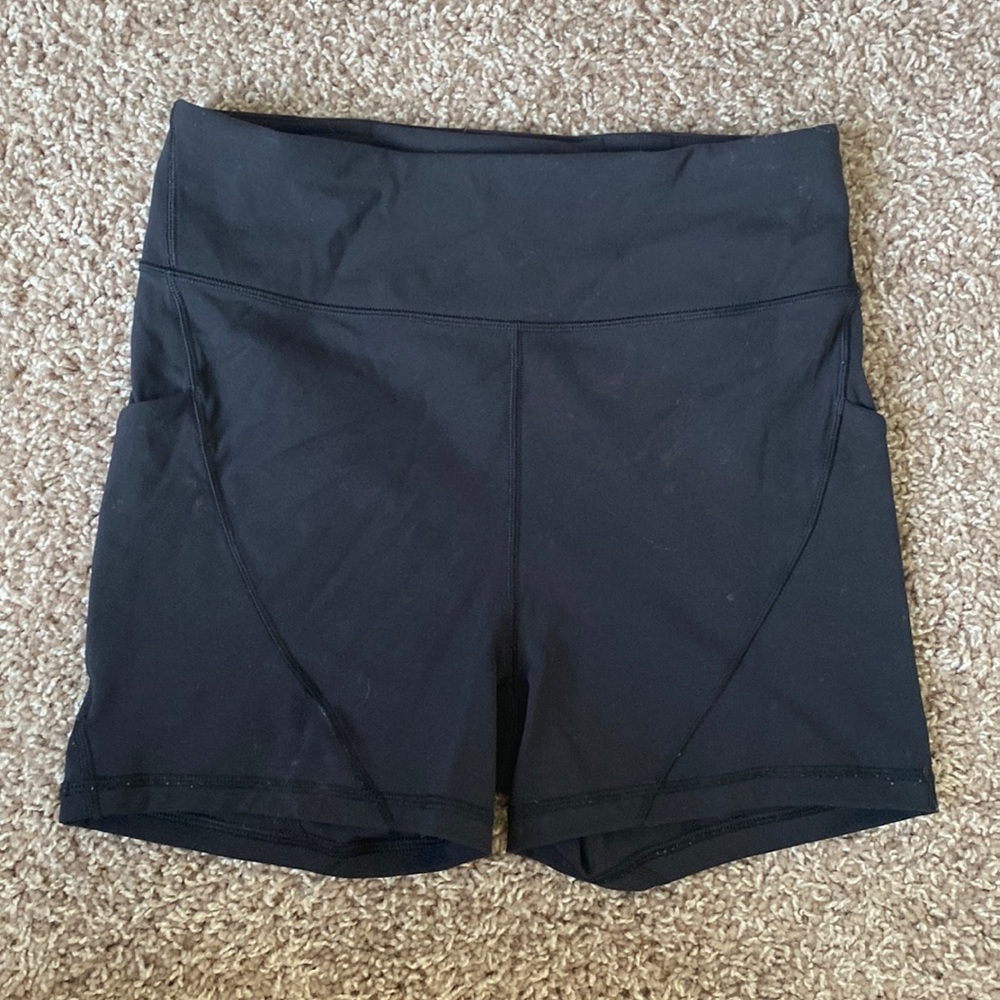 Lululemon bike shorts black
